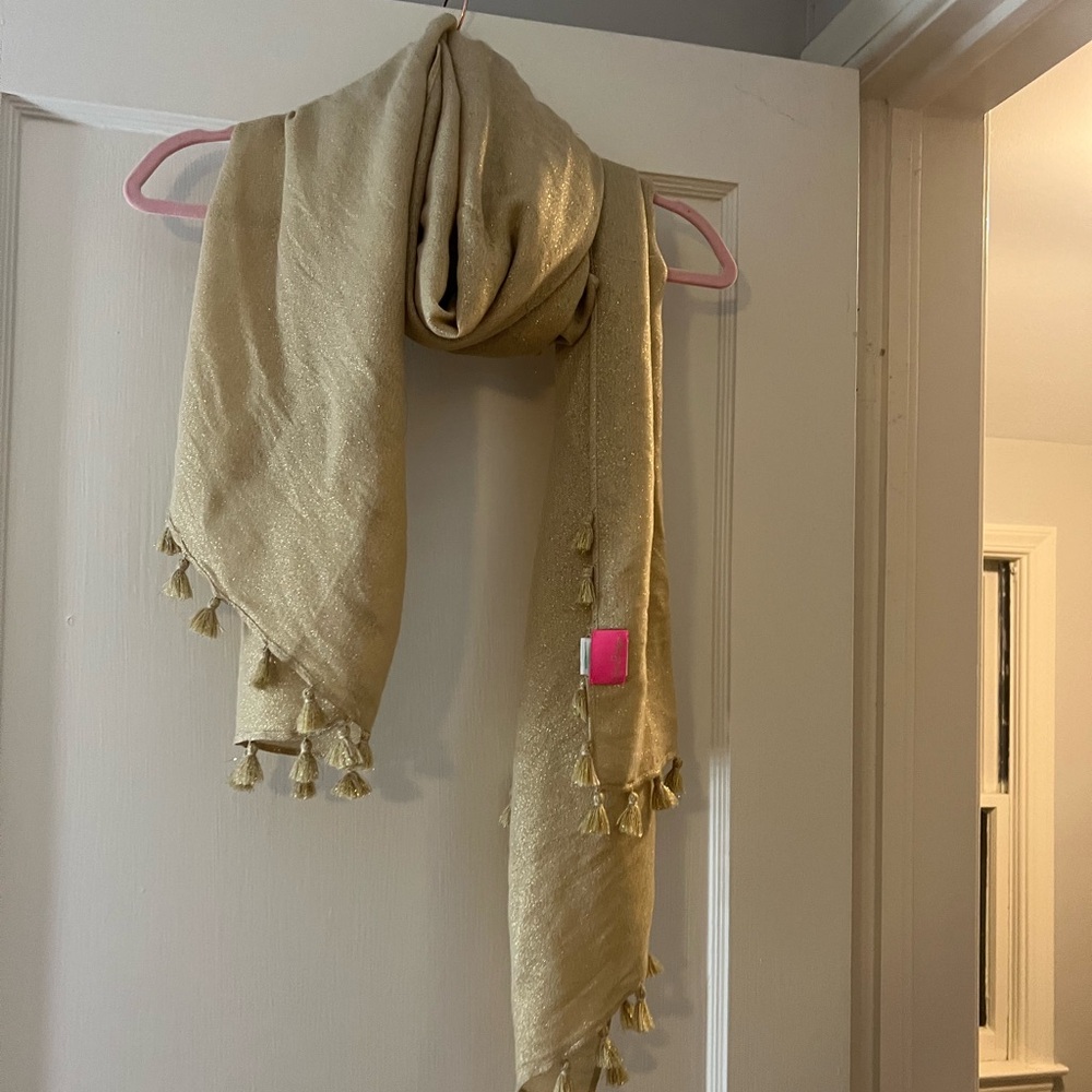 Gold Lilly scarf